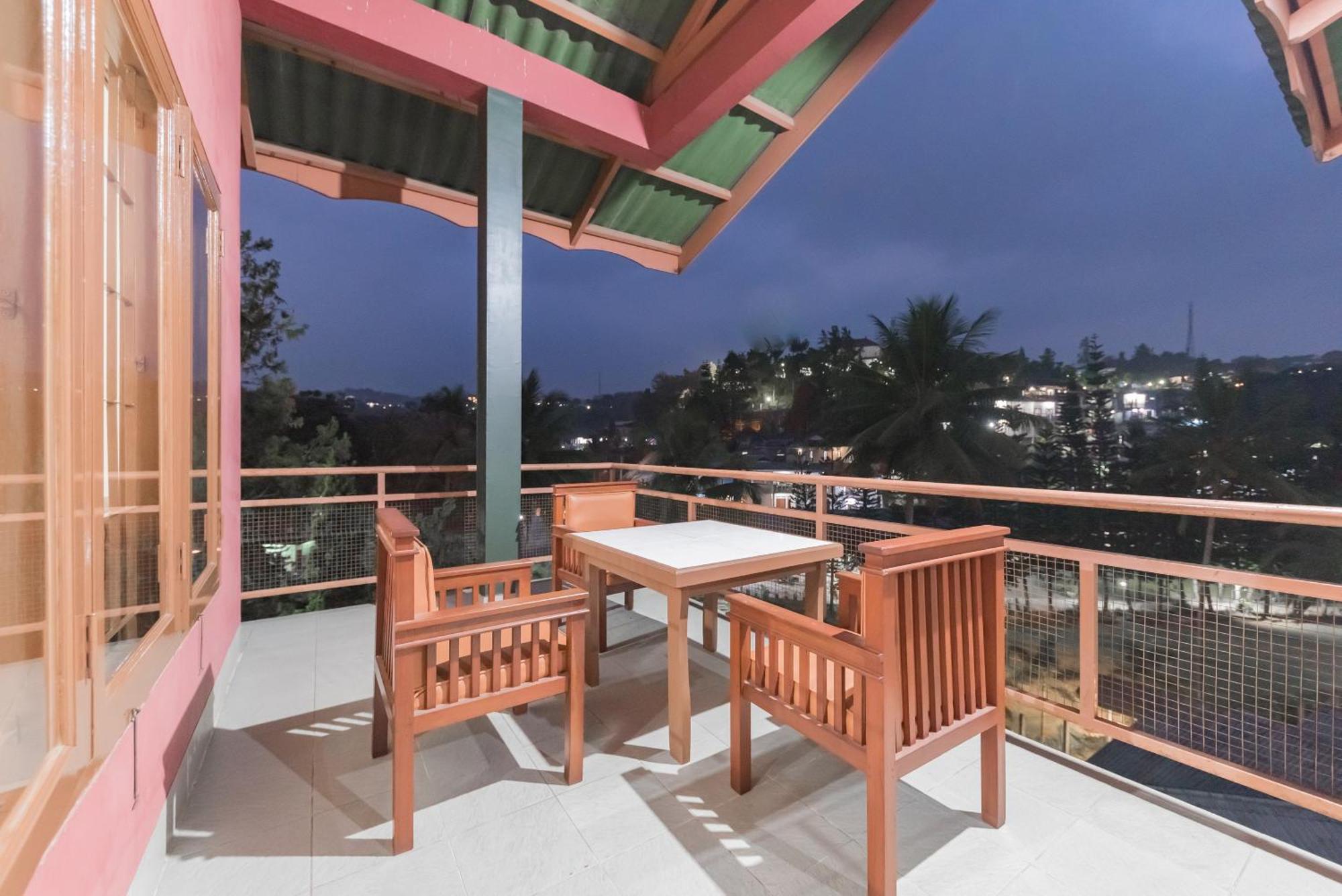 OYO 90596 Hotel Griya Astoeti Bogor Buitenkant foto